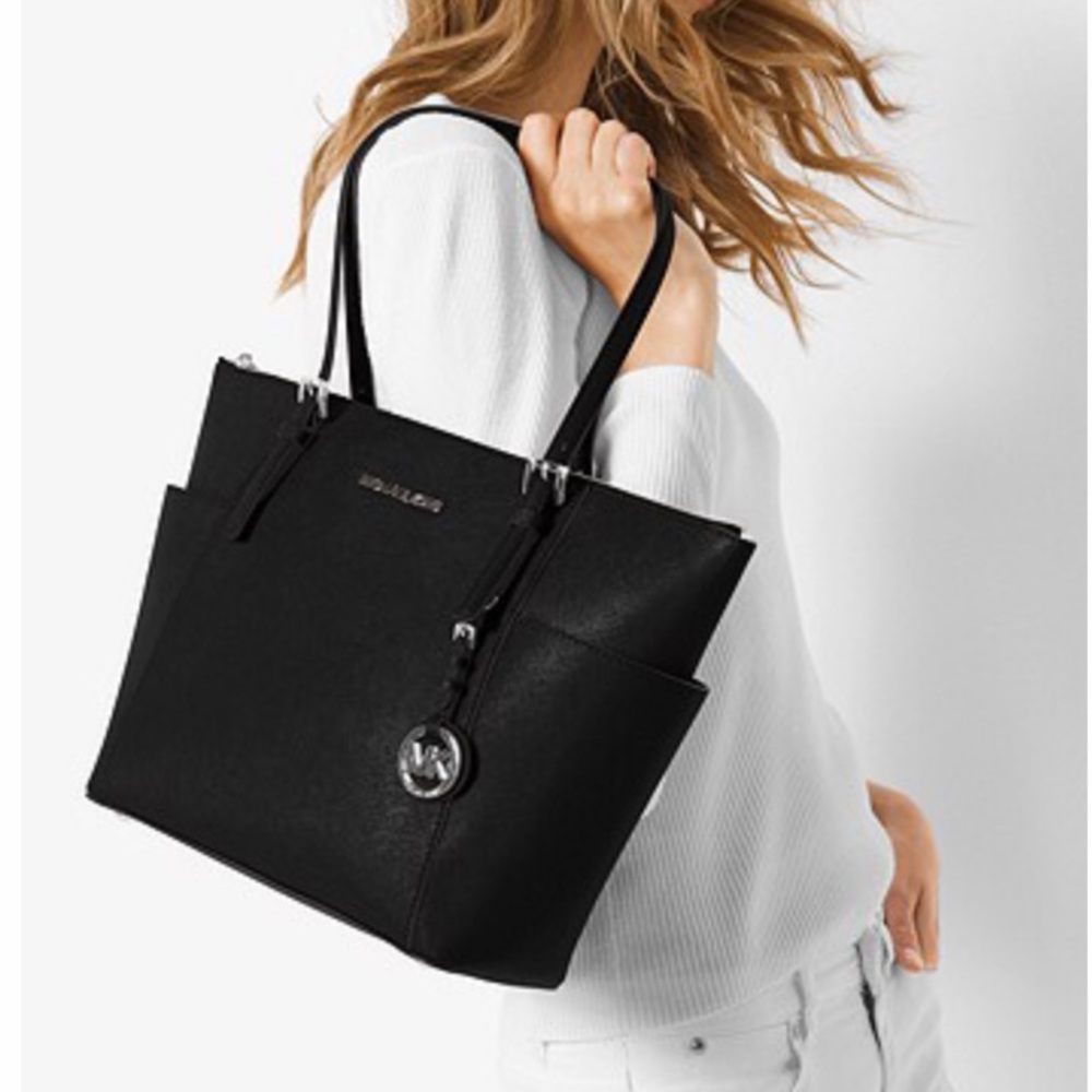 ⭐️ Michael Kors Jet Set Saffiano Leather Tote Bag